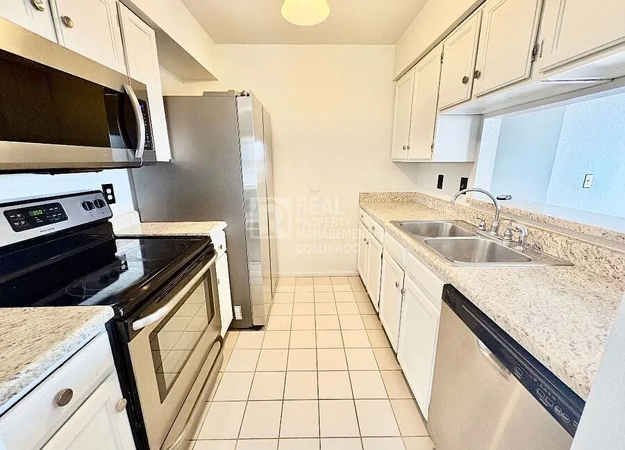 2 Bed, 2 Bath Condo with Loft, Mountain Views & Vaulted Ceilings 3600 S Pierce St #3-204, Lakewoo... — Photo 4