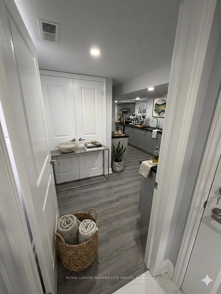2 bed, $1,600 — Photo 3