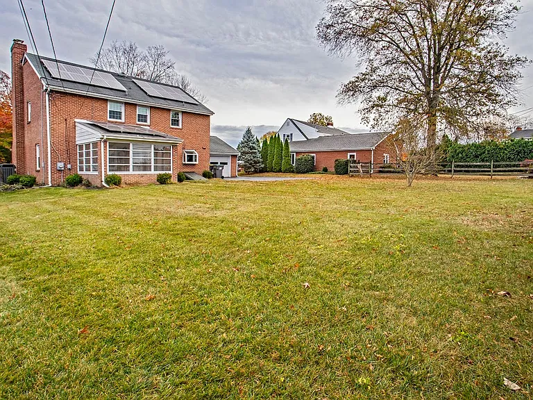 705 Ashford Rd — Photo 67