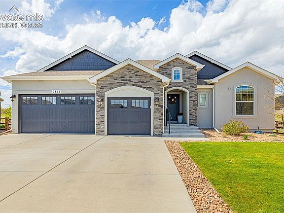 3rd image of 9863 Fairway Glen Dr