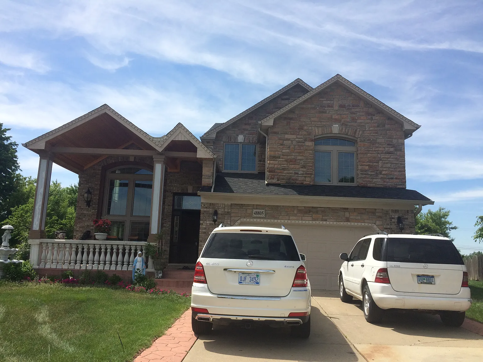 48805 Presidential Dr photo 1