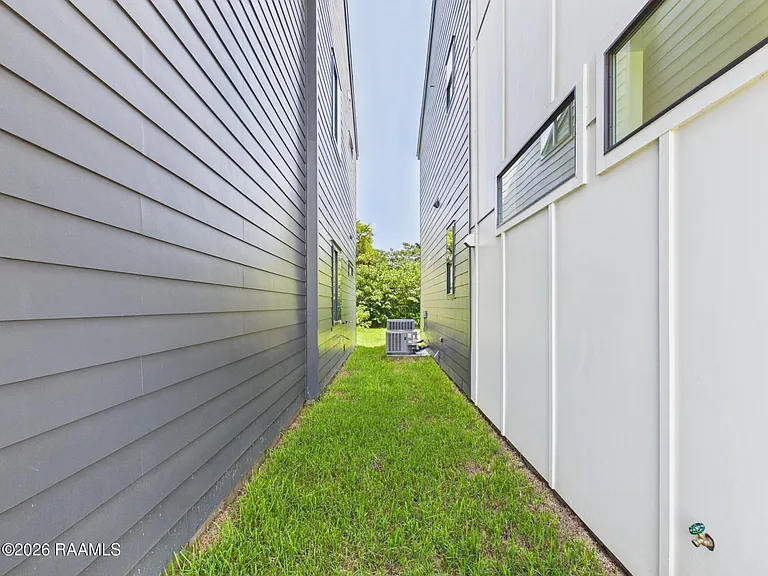 1120 S Washington St #101&201 — Photo 46