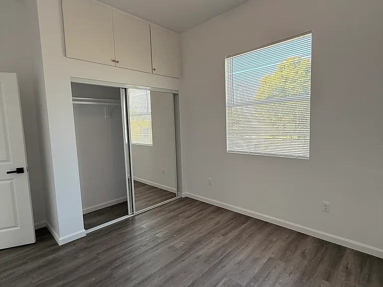 1821 N Ave #1 — Photo 8