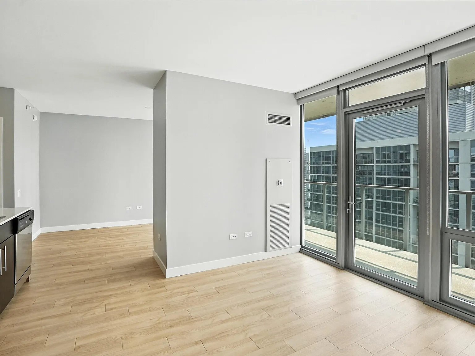 Spacious Lakeshore East 1 Bedroom Convertible - On The River — Photo 1