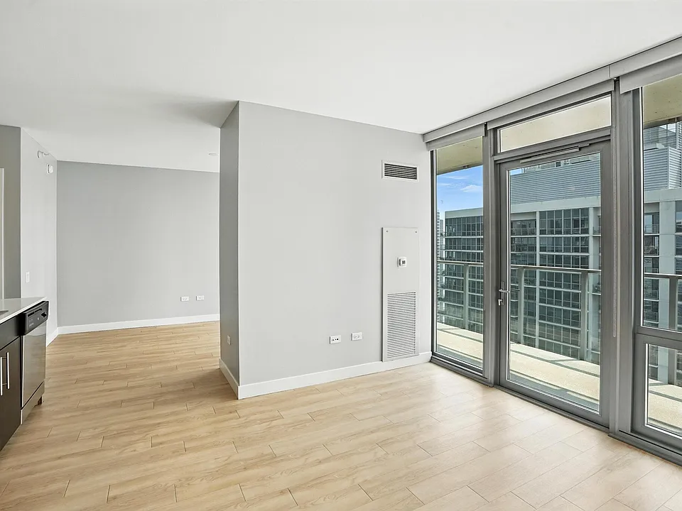 351 E Wacker Dr