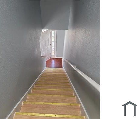1st image of 321 Brookview Dr