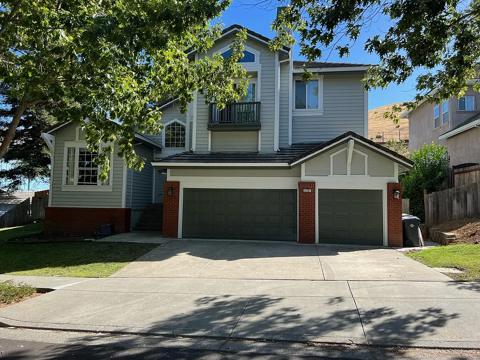 2101 Hillridge Dr