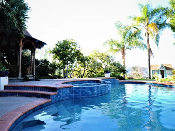 3730 Silverleaf Ln, Vista, CA 92084
