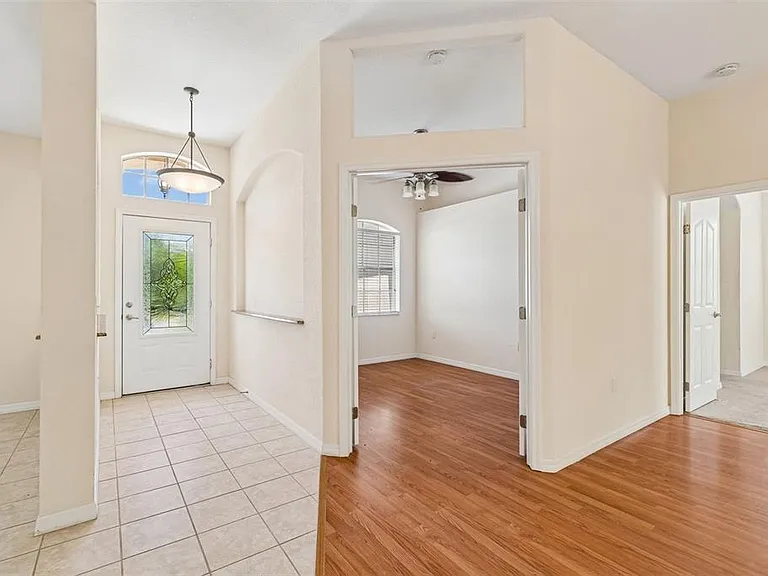 37 Greenpark Blvd — Photo 9