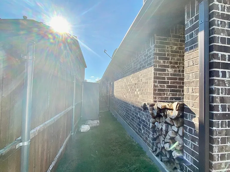 4404 Cherry Cv — Photo 43