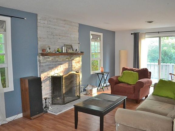 3rd image of 318 Twin Lakes Dr #318