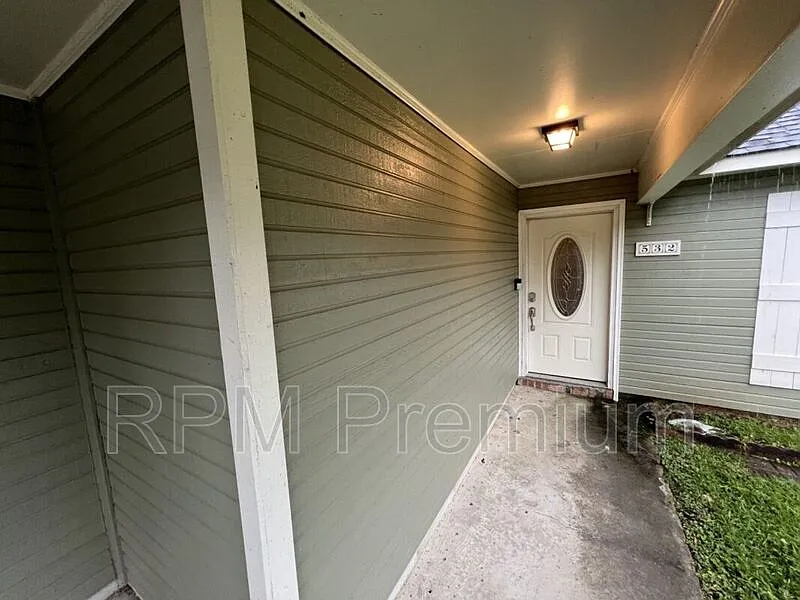 3 bed, 2.0 bath, 1372 sqft, $1,750 — Photo 4