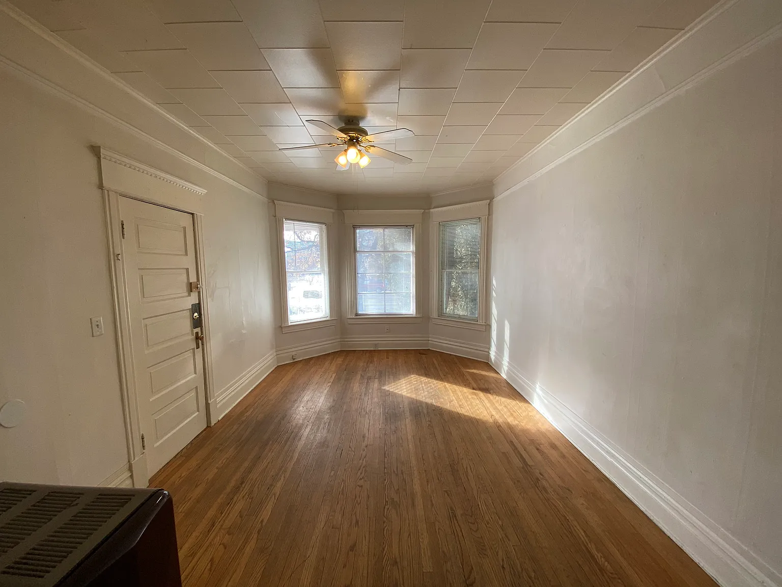 1 bed, 700 sqft, $1,100 — Photo 2