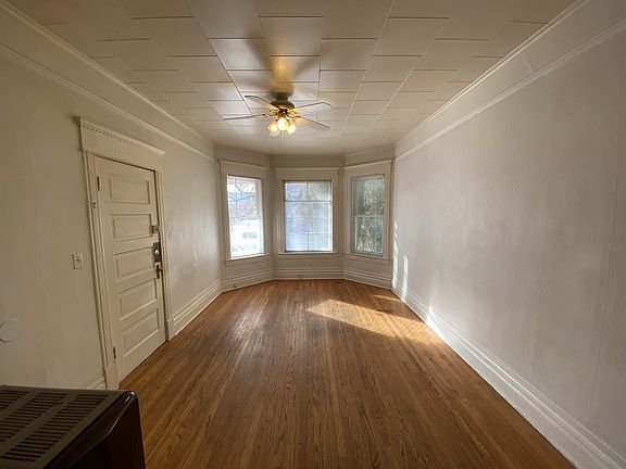 2nd image of 410 E Broadway St #A
