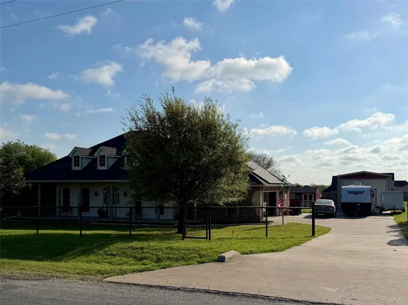 1333 E Highland Rd, Waxahachie, TX 75167