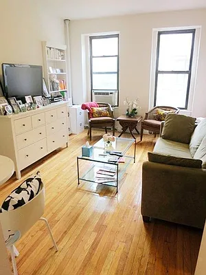 Rented by Avenues Real Estate | media 4