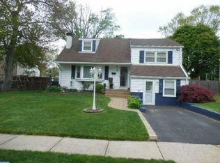 4 Wickom Ave, Hamilton, NJ 08690