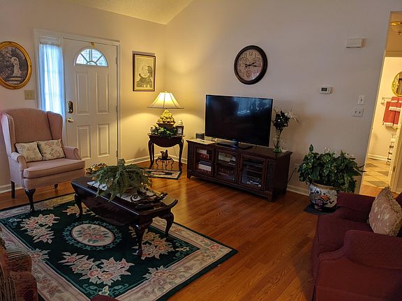 4th image of 6 Boone Hill Ct Unit 6