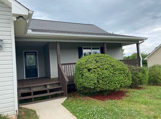 83 Ash Wood Ln, Cleveland, GA 30528
