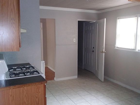 5th image of 9762 Lorna Ln