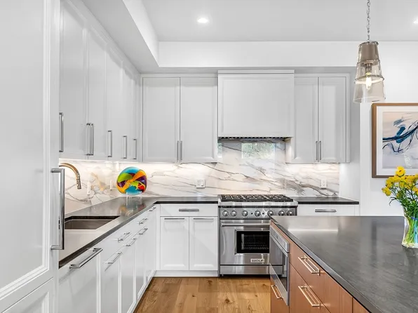 100 Linden St #105, Wellesley, MA 02482