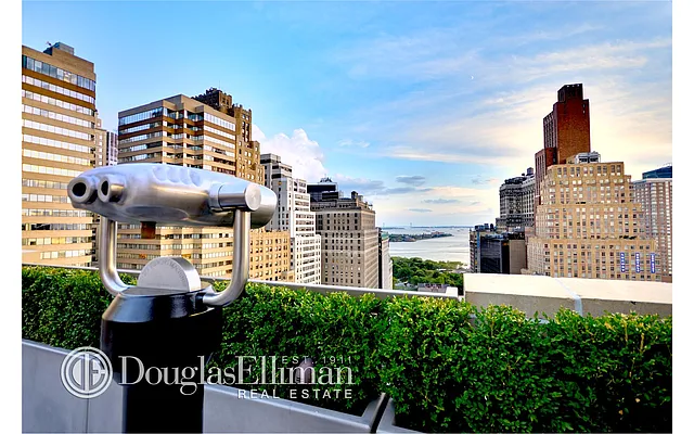 Sold by Douglas Elliman | media 8