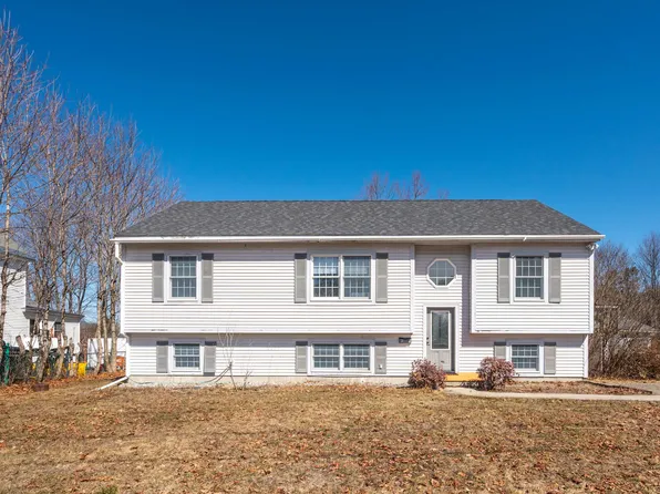 31 Oak Street, Newport, NH 03773