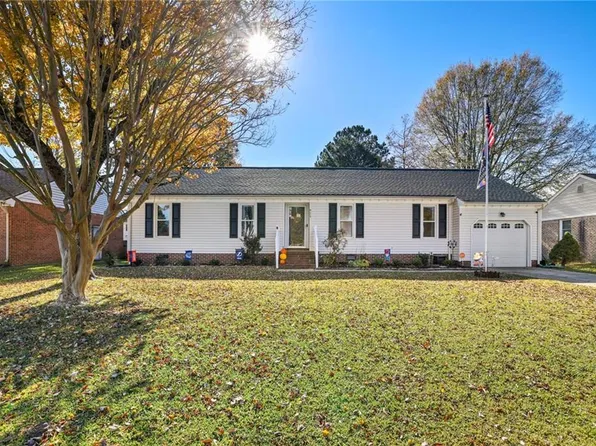 925 Red Bay Ln, Chesapeake, VA 23322