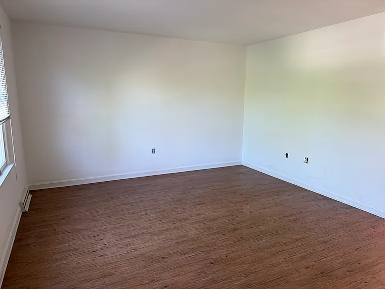 107 Hopewell Dr — Photo 5