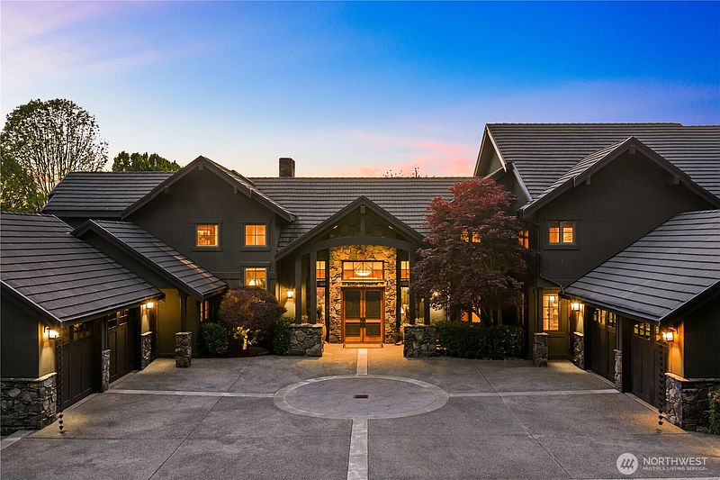 2nd image of 3607 E Lake Sammamish Shore Lane NE
