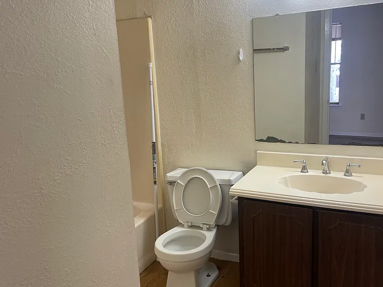 716 Benge Dr #104 — Photo 3