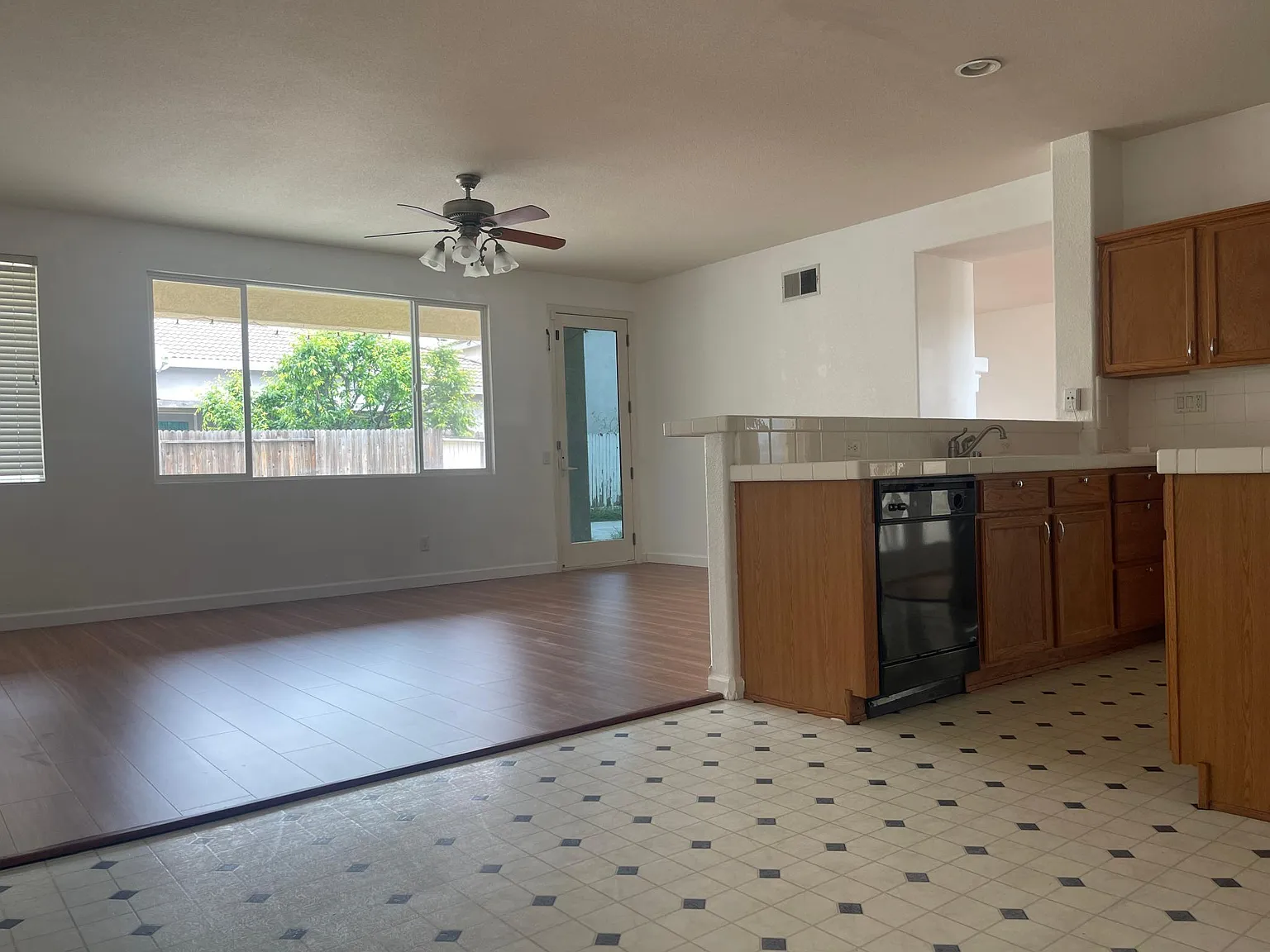 3413 Rutherford Dr photo 1