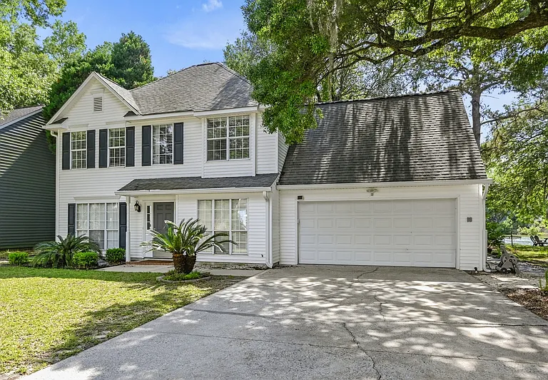 1382 Center Lake Dr — Photo 6