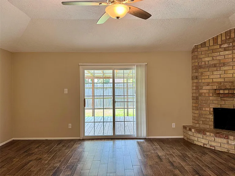9831 Shell Rock Rd — Photo 32