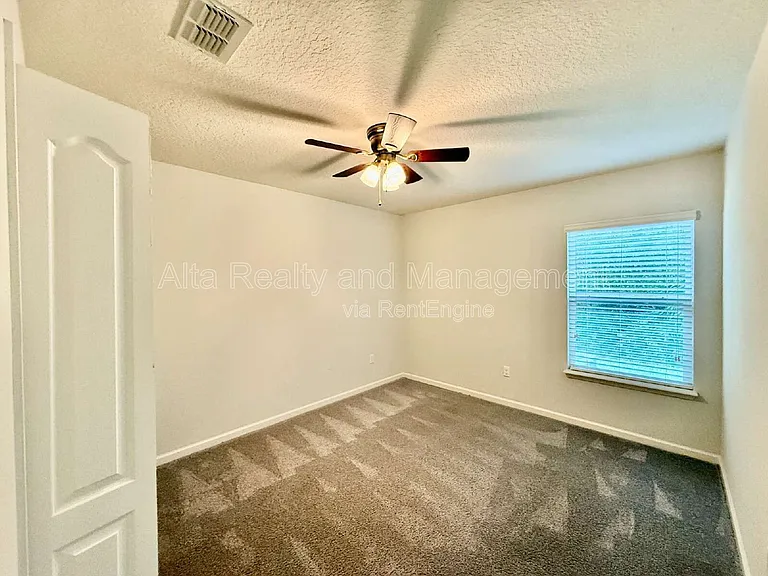 112 Morayshire Ct — Photo 9