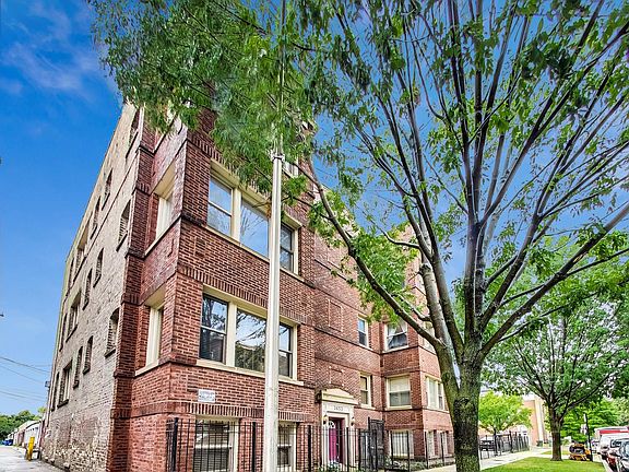 2nd image of 3653 W Leland Ave APT 3W