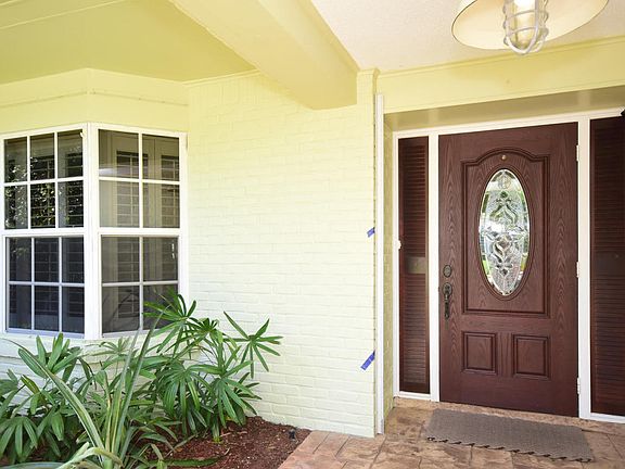 4th image of 281 Golfview Dr
