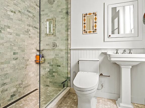 5th image of 435 E 57th St APT 3D