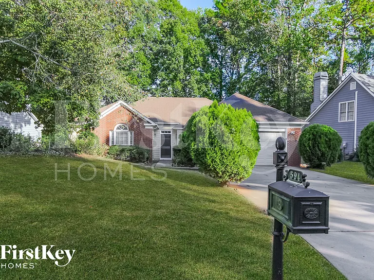 594 Fortune Ridge Rd — Photo 1