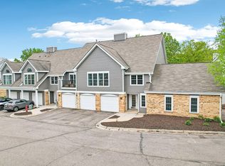 6030 Chasewood Pkwy APT 201, Minnetonka, MN 55343