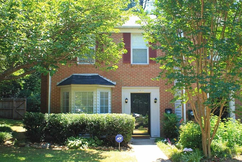 2931 Lexington Trace Drive SE — Photo 1