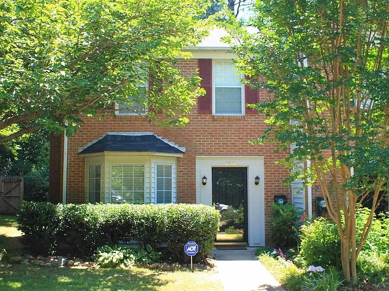 2931 Lexington Trace Dr SE — Photo 1