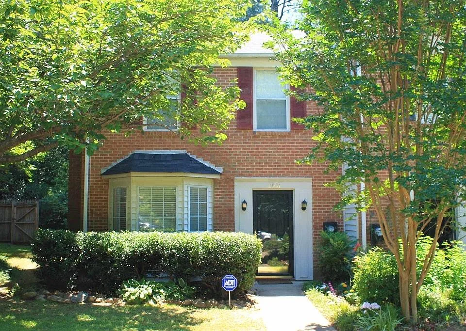 2931 Lexington Trace Dr SE