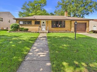 919 Woodland Dr, Rockford, IL 61108