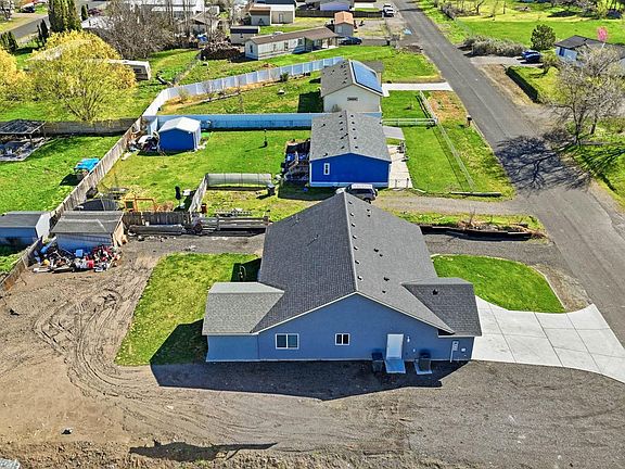 3rd image of 3902 W Snow Ln