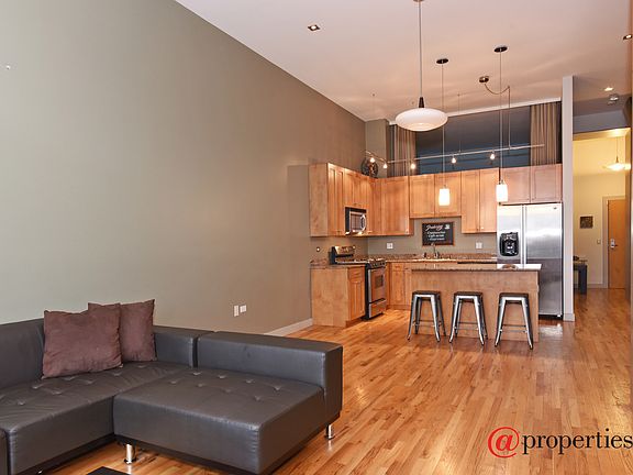 Kitchen / Living Room