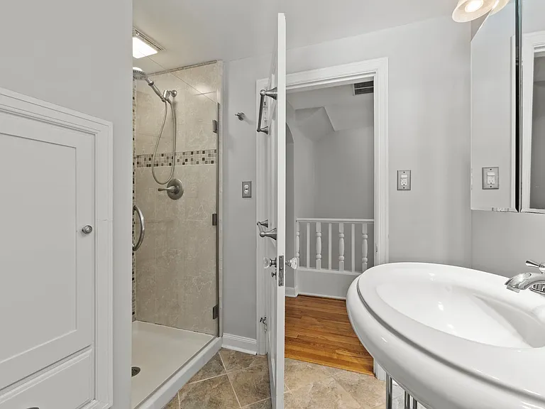 181 Amazon Pl — Photo 20
