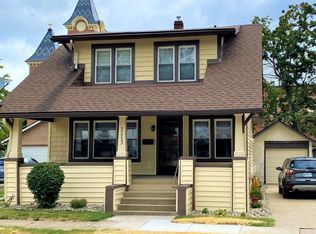 113 S Sheldon St, Charlotte, MI 48813