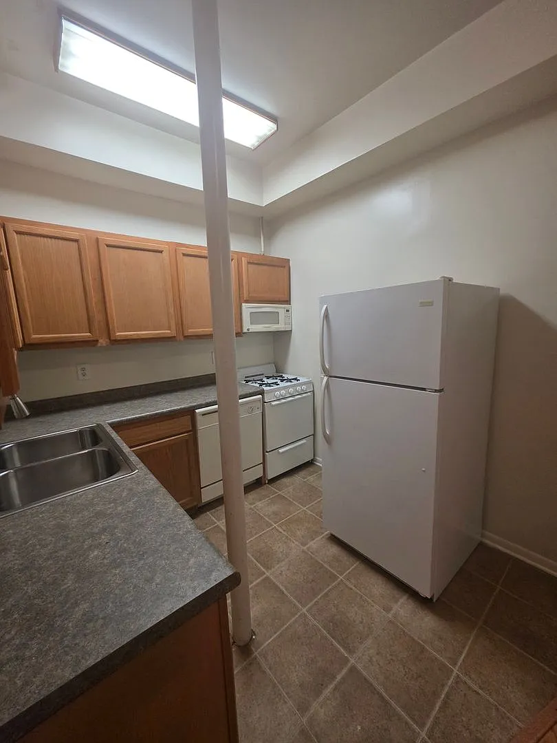 563 S 26th Ave Apartments — Photo 4