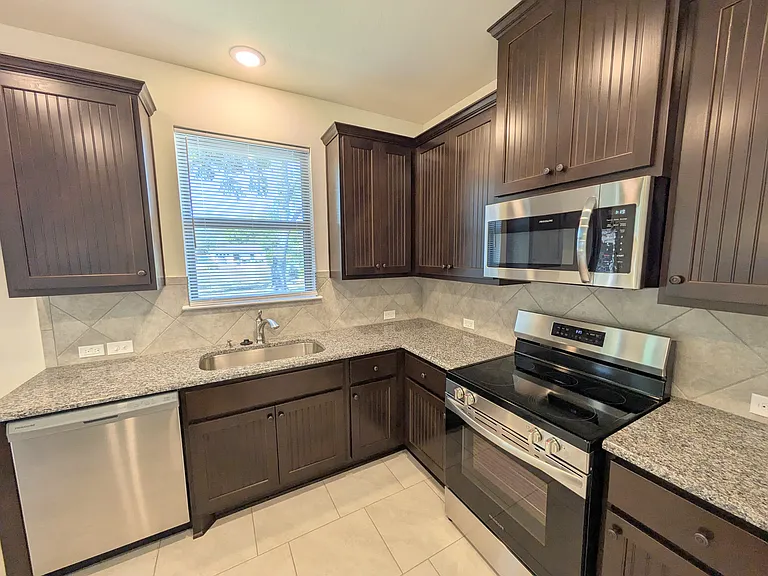 2250 W Bridge St — Photo 8